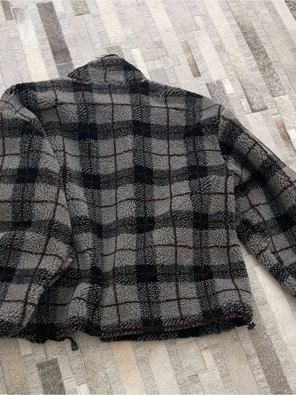 Checkered Gray Sherpa Zip-Up Jacket - Picture 6 of 8